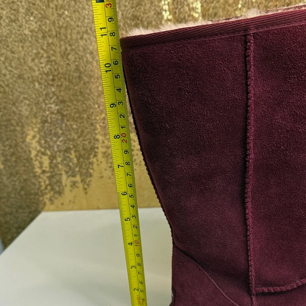 Koolaburra Women's mid calf Burgundy Suede with faux fur lining Boots